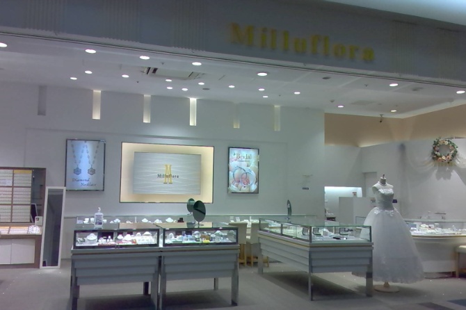 ミルフローラ　スマーク伊勢崎店
